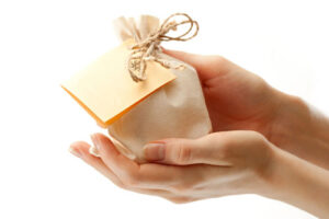 gift_hands