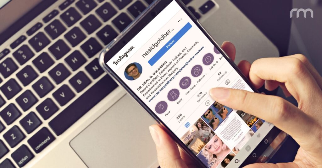 How can dentists and doctors benefit from using an Instagram theme?